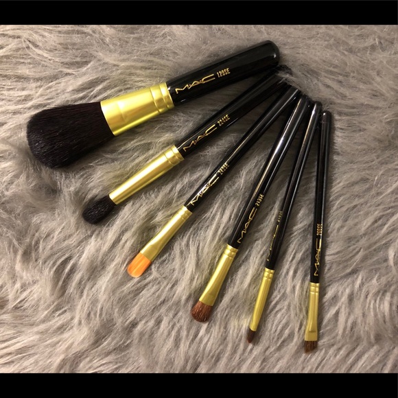 Brand New MAC 6pcs Brushes Set